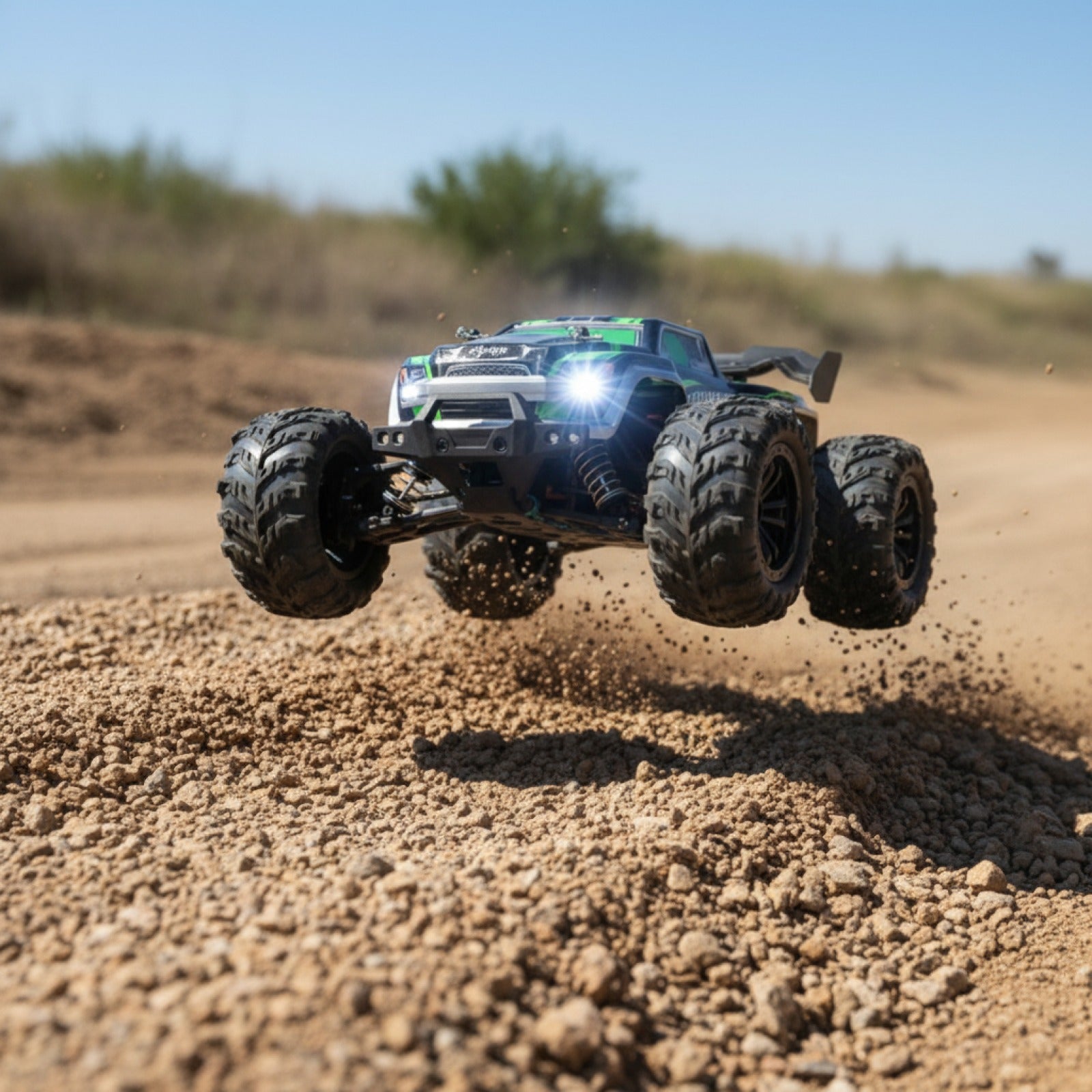 Voiture RC 4WD 1:16 - 50 km/h, Lumières LED et Dérive Tout-Terrain